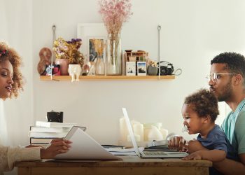 Are Working Mother and father Being Pushed Out of Shift-Based mostly Jobs? | HRM Information