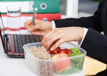 The Employer’s Guide to Federal & State Meal/Rest Break Laws [See all 50 State Laws Here]