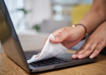 Spring Cleaning Your Tech: 6 Dos And Don’ts