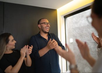How to Create Effective Recognition Programs for Startup Founders
