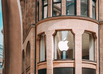 Apple Set to be Charged by EU for Violating Digital Markets Act