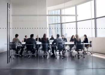 Most businesses lack a clear AI adoption roadmap: McKinsey