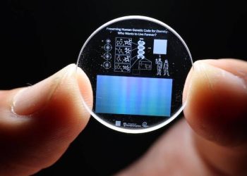 Human genome stored for ‘eternity’ in 5D memory crystal • The Register
