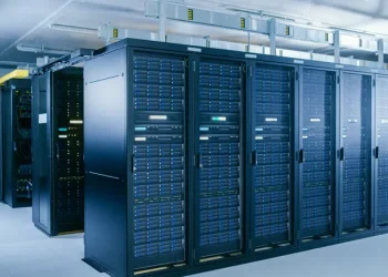 Cloud AI building boom propels server, storage market to record highs