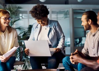 How to Create a Positive Work Environment As a Leader