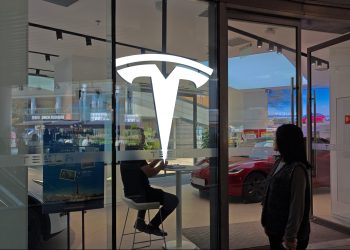 How Much Does Tesla Pay? Internal Salary Data, Compensation