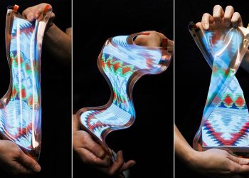 LG’s Flexible Screen Bends, Twists, and Stretches in Color