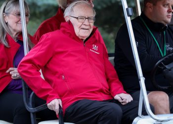 Warren Buffett’s Thanksgiving Letter to Berkshire Shareholders: Read