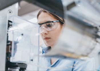 5 Ways Women Can Close the Talent Gap Within STEM Fields