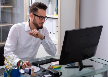 Using Live Chat to Mitigate Churn in the SaaS Landscape