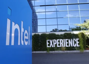 Intel forecasts Q2 revenue dip, trims headcount under new CEO