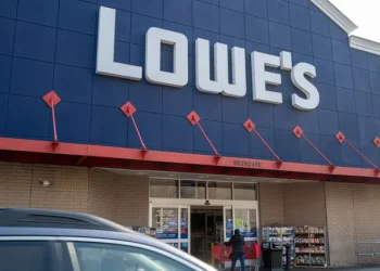 Lowe’s, Home Depot tout CX wins from AI projects
