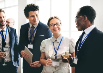 10 Networking Tips for Professionals to Build Strong Connections