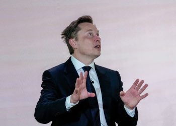 Elon Musk Wants to Give a SpaceX Share to ‘Every Kid in America’
